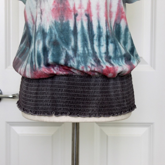 Handmade tie dye surplus sleeveless blouse by Hue Revival - Picture 5 of 12